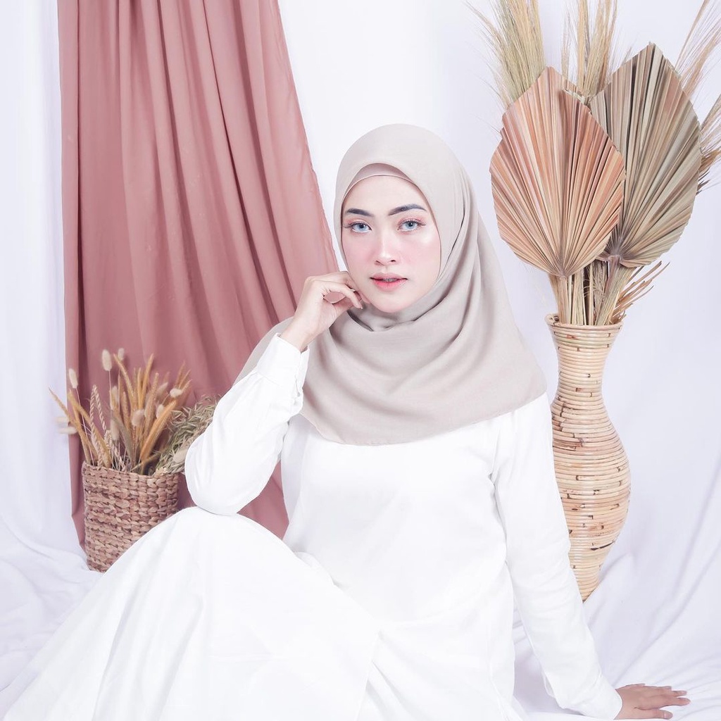 BELLA SQUARE Hijab Segiempat Warna Part1 Jilbab Pollycotton Premium [COD] [Go-Send]-CAPPUCINO