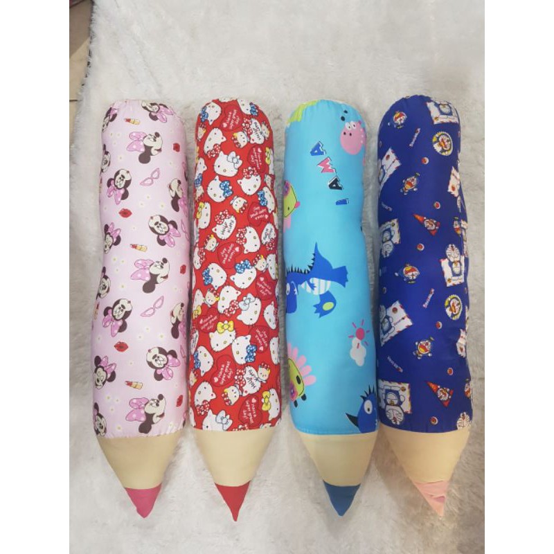 

Bantal pensil karakter dan motif