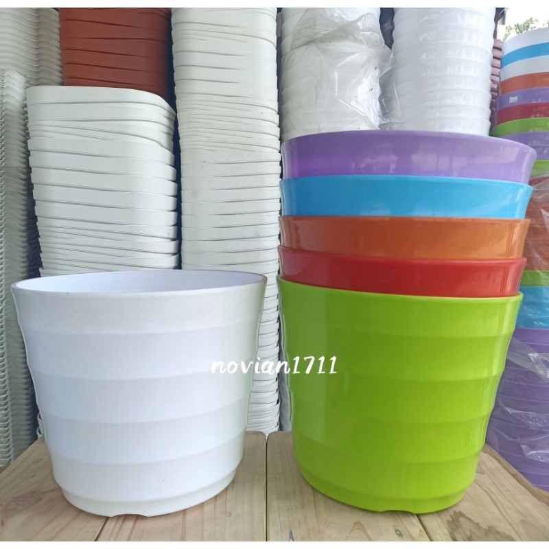 Pot bunga lovenia mado 32
