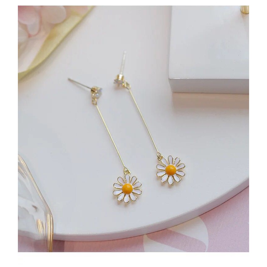 [Bayar Di Tempat] Korea Simple Daisy Sun Flower Pendant Earrings Anting / Anting Sun Flower