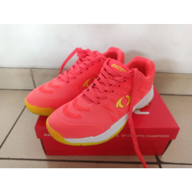 Sepatu Badminton Astec Dagmar Hyper Coral Solar Yellow Sepatu Badminton Wanita Astec size 39