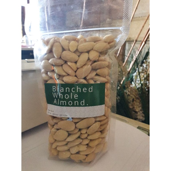 

kacang almond kupas kulit 1 kg / almond blanched