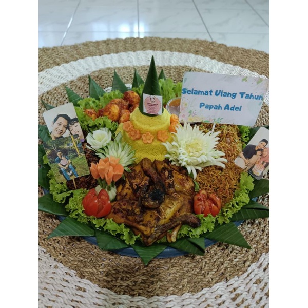 

Tumpeng Nasi kuning