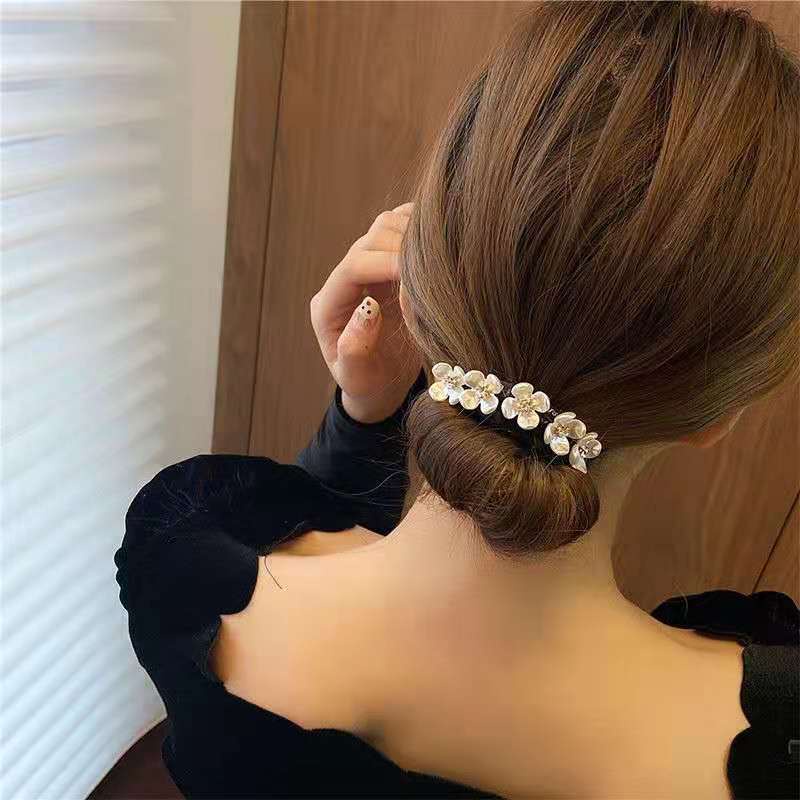 OVERFLOWS.ID Ikat Rambut Jepirtan Rambut Sanggul Hair Bun Tie Kawat Jepit Korea Retro Elegant Pearl Flower Hair Rope