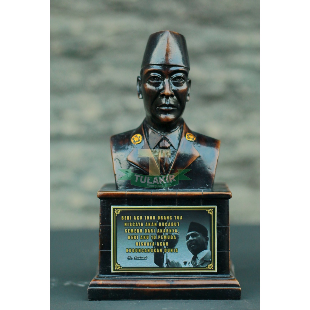 Miniatur Patung  Soekarno setengah Badan Tulakir Fiberglass / Hiasan Aquarium / Bonsai