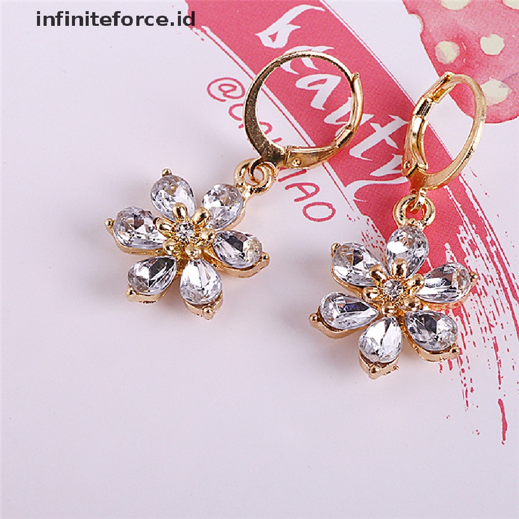 Infiniteforce.id Kalung Rantai Lapis Emas Liontin Bunga Hias Berlian Imitasi Untuk Wanita