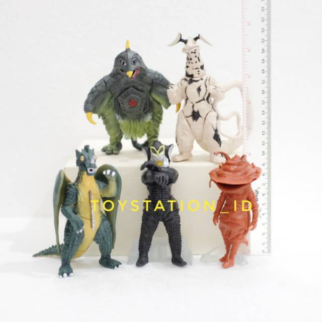 Mainan Action Figure Monster ultraman musuh Ultra man godzilla ultramen zero rb