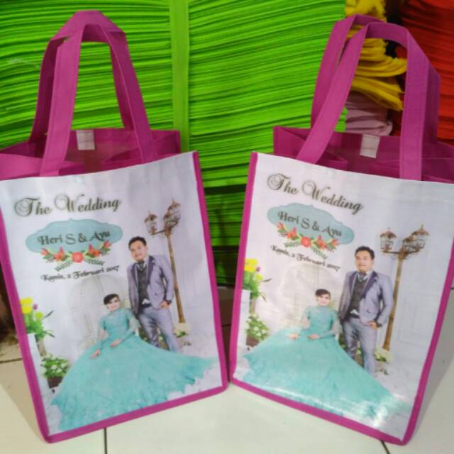 

tas berkat acara pernikahan/tas kotak nasi 20x20 cm