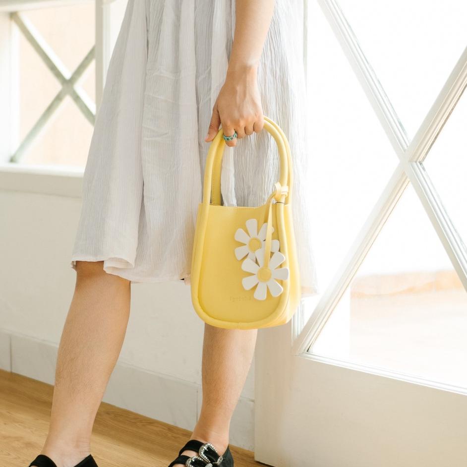 (LANGSUNG ATC..) IGOTCHA Sling Bag - Flowy Tas Sling Bag Flower Sumbu [C11]