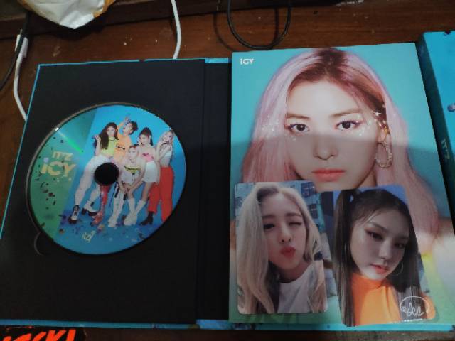 ITZY SECOND ALBUM ICY First Hand dari Yuna Saat Fansign Bangkok
