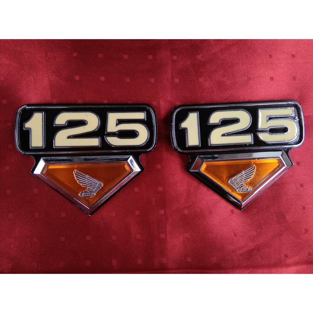 emblem tepong box bok aki side cover cb 125 cb125 import taiwan 95 persen bahan mirip ori original h