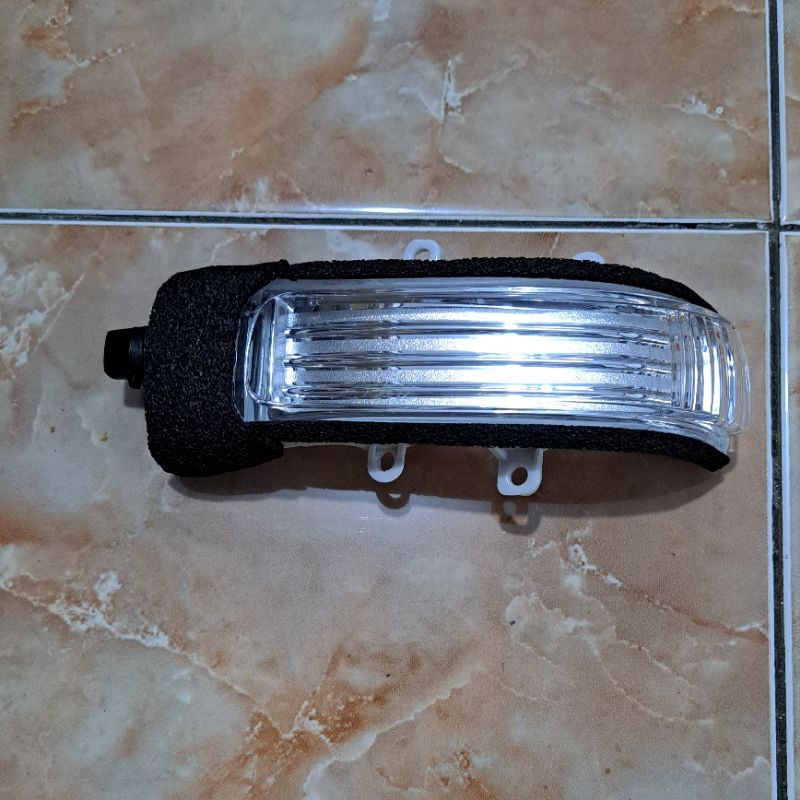 Lampu sein spion RUSH gen 1TERIOS LUXIO tipe x kanan atau kiri