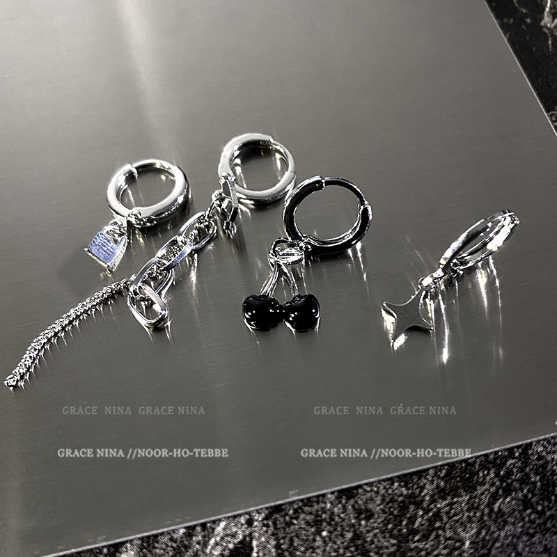 Set Anting Rantai Desain Hati Cherry Aksen Kristal Warna Silver Gaya Korea Untuk Wanita