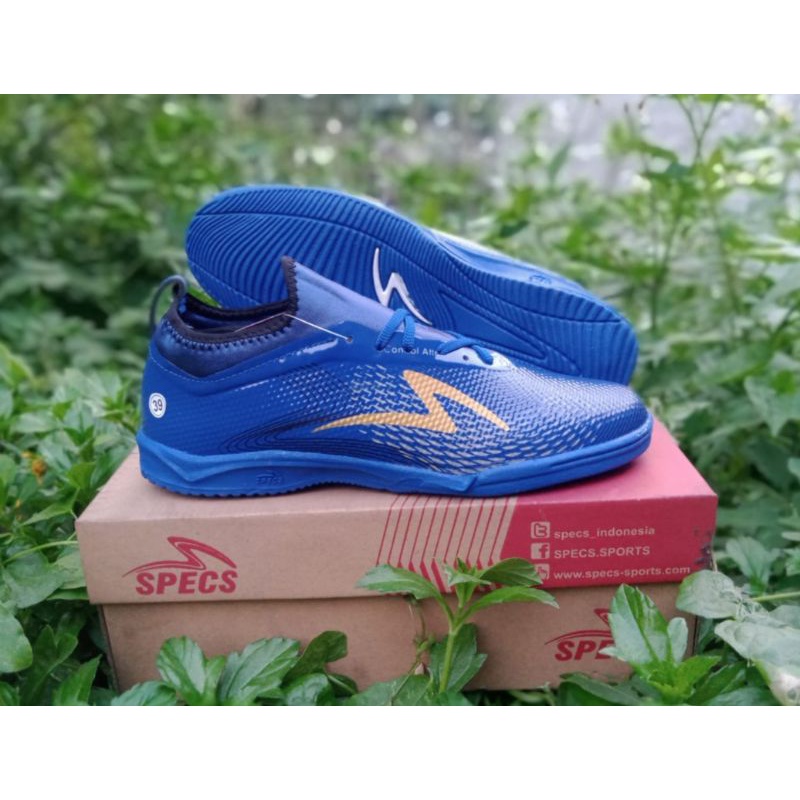 sepatu specs futsal.