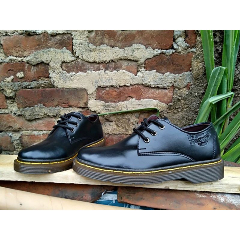 sepatu dr martens dokmar pendek 3hole dockmart