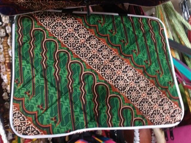 (BISA COD) Tas Laptop Batik Variasi 14 inchi 36x 28 cm- Souvenir Jogja