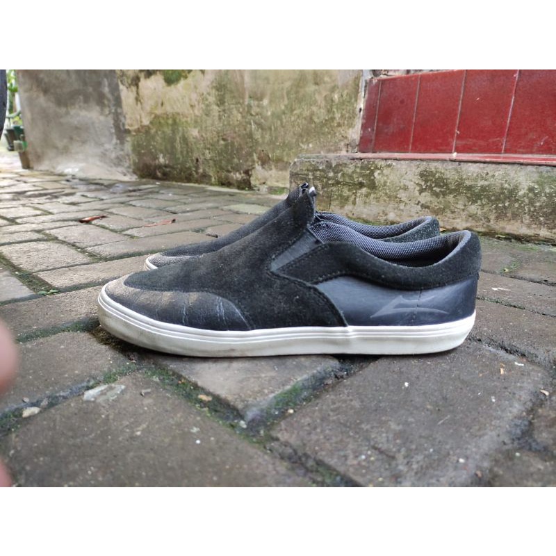Sepatu pria slipon skateboard lakai owen