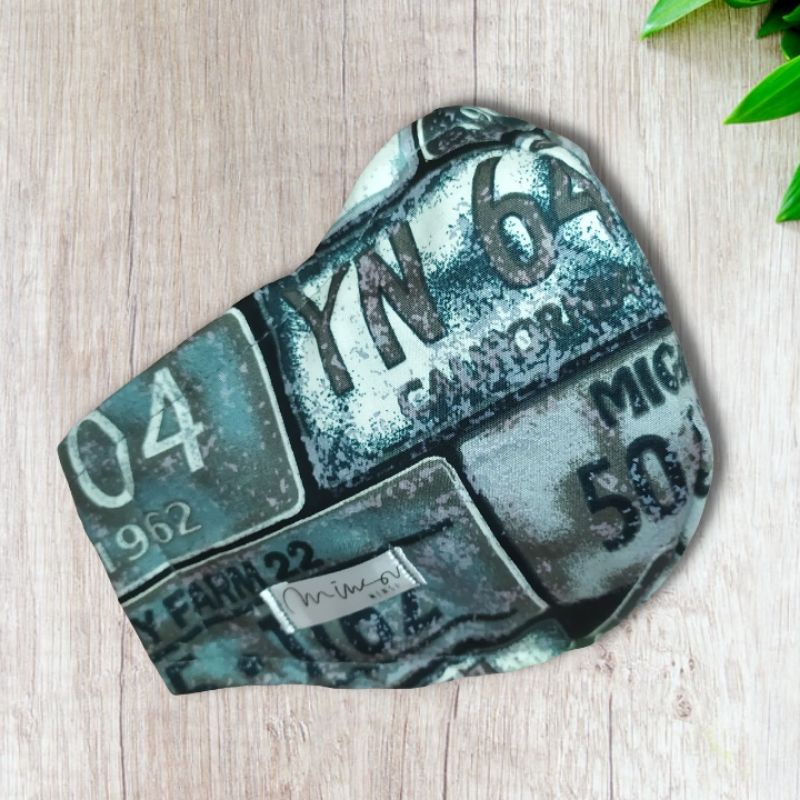 Masker kain dengan kawat hidung