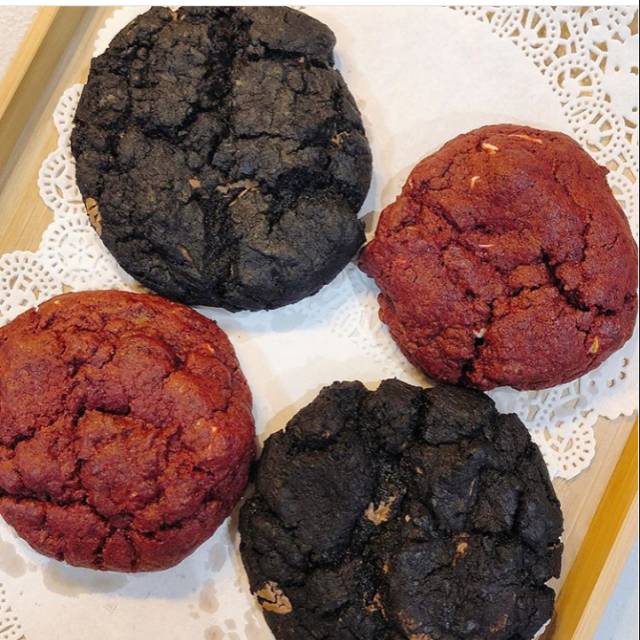 

Soft cookies charcoal, redvelvet