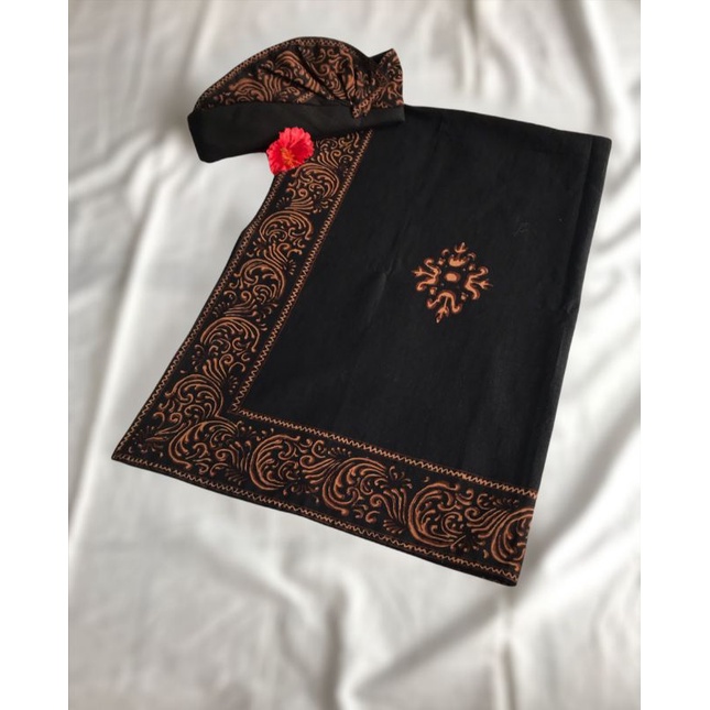 set saput dan udeng batik