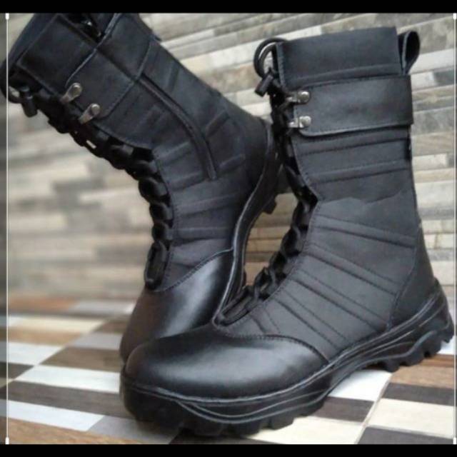 Sepatu pdl titans ninja local umum