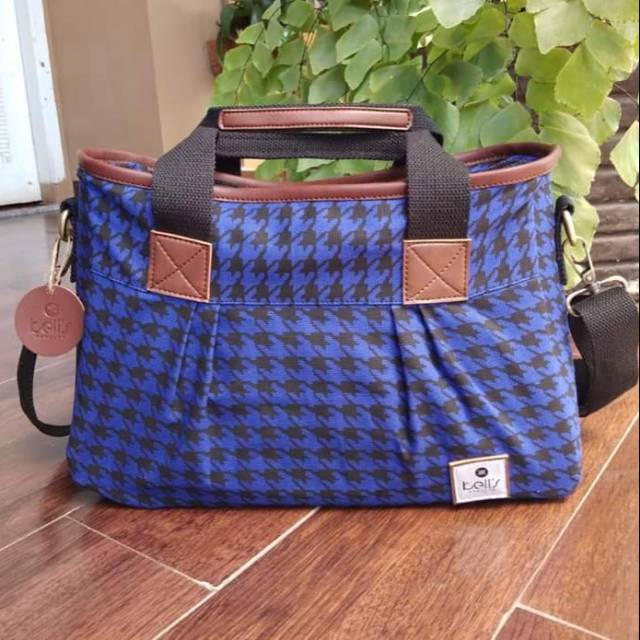 Tas Slempang Amour by. Kells Marllon