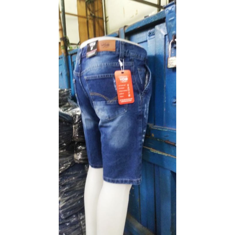 CELANA JEANS PENDEK PRIA MODEL SOBEK