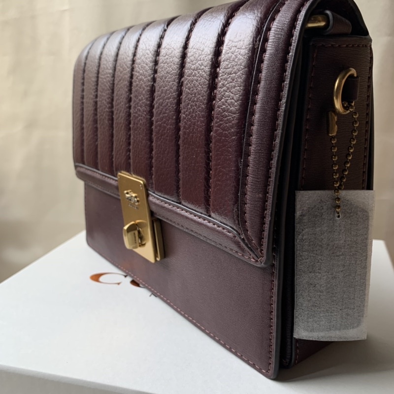 Coach Hutton Shoulder Bag With Quilting(89066)