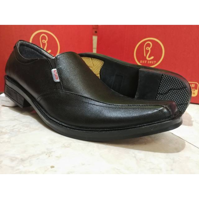 Sepatu pantofel pria kulit asli sepatu kerja formal