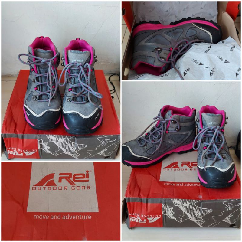 SEPATU GUNUNG AREI (WOMEN SERIES) #SEPATUGUNUNGAREI (preloved)