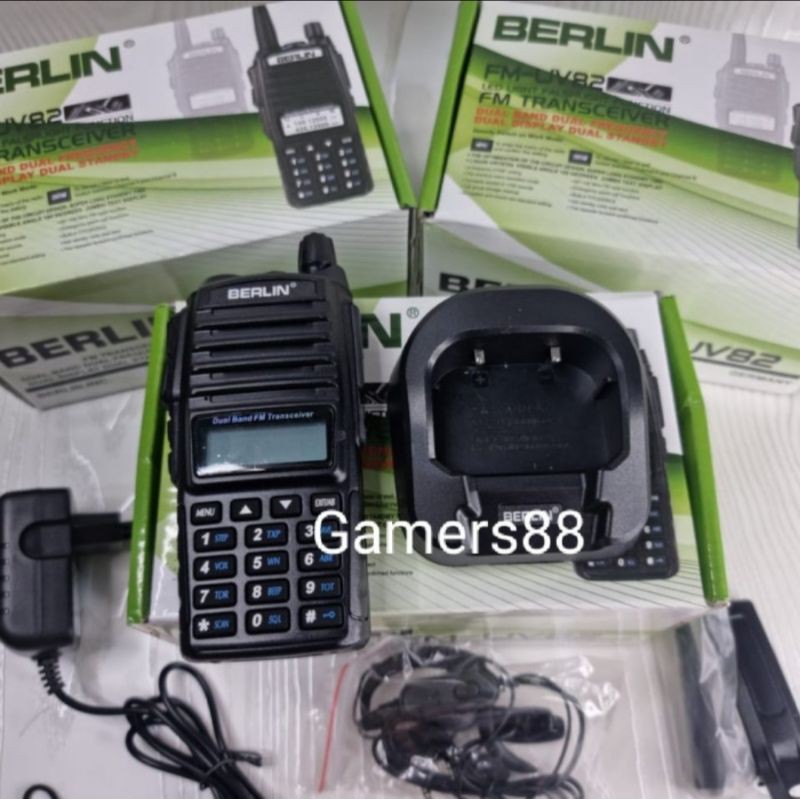 HT BERLIN UV82 DUAL BAND VHF DAN UHF