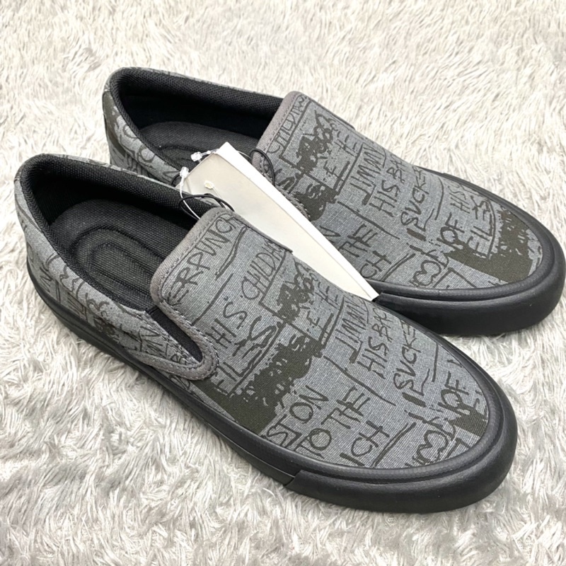 SEPATU PRIA JEAN MICHAEL BASQUIAT KANVAS UNIQLO