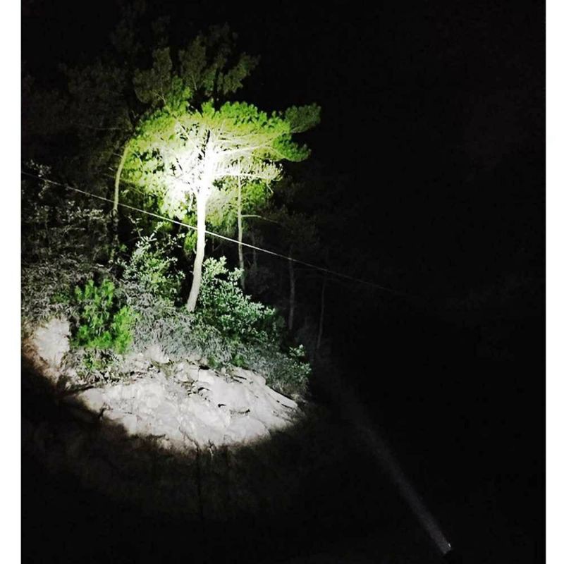 E18u Senter LED XM-L T6 10000 Lumens Super Terang USB Rechargeable Bisa Zoom Out Waterproof Anti Air