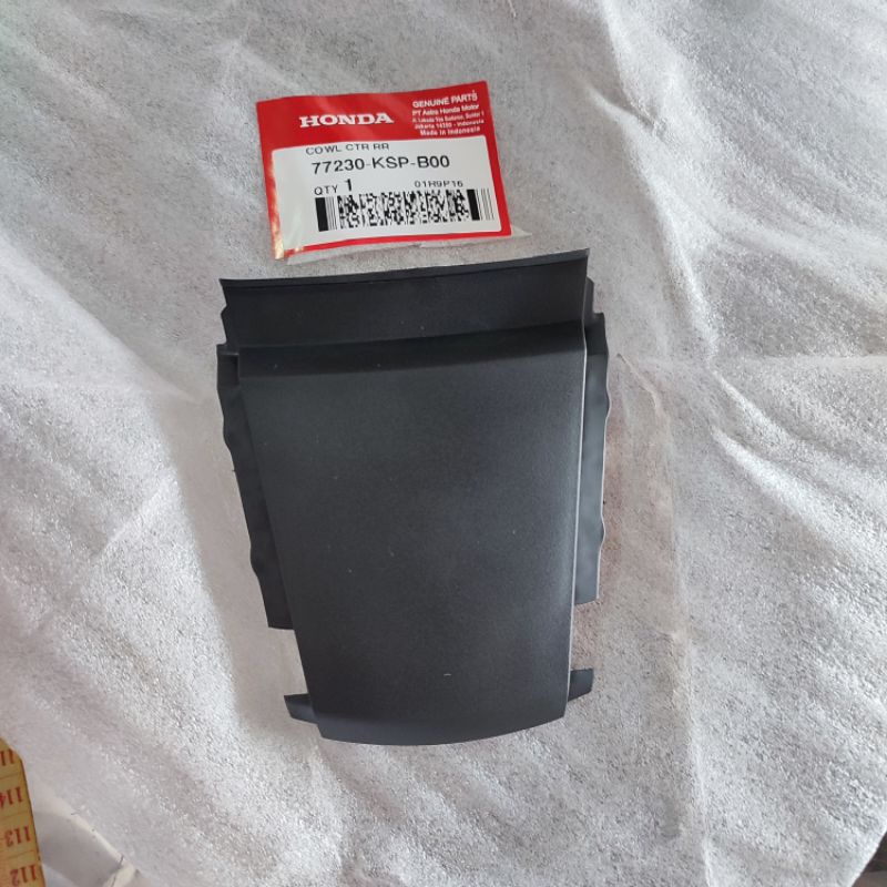 Cover Tail 77230-KSP-B00 Tutup Stop Lamp Sambungan Body Belakang Hitam ORI Honda Megapro mono 150