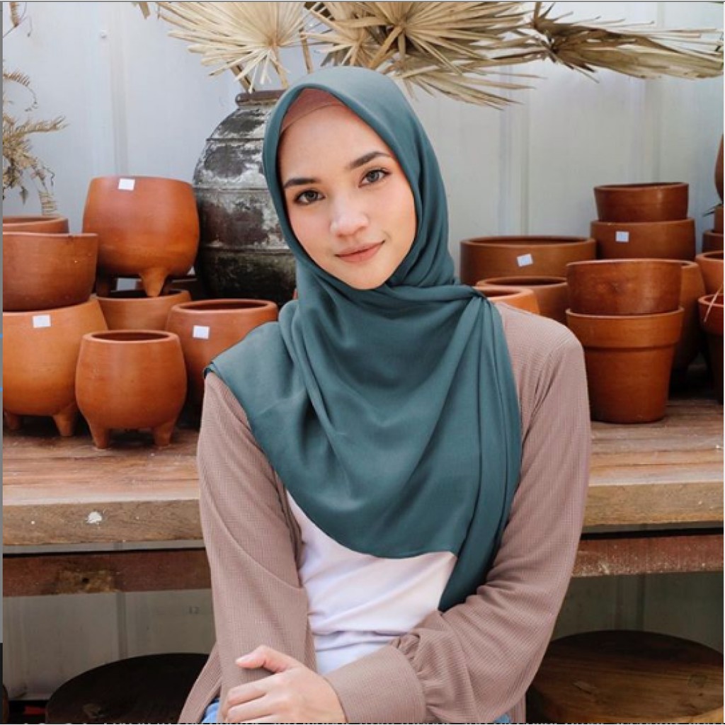 SEGI4 VOAL UNIQLO Dark Pistachio by Vanilla Hijab Jilbab Scarf Segiempat Original VH