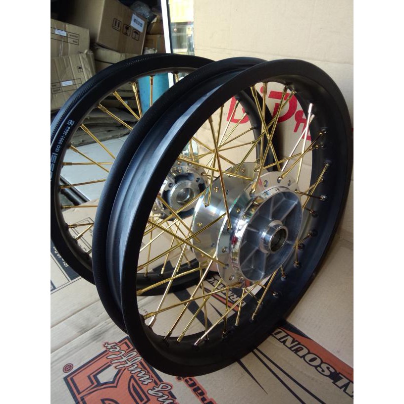 Velg Vixion  jupiter mx  Fizr jupiter Z Vega ring 17 - Sepaket Velg tromol jari jari plus rakit