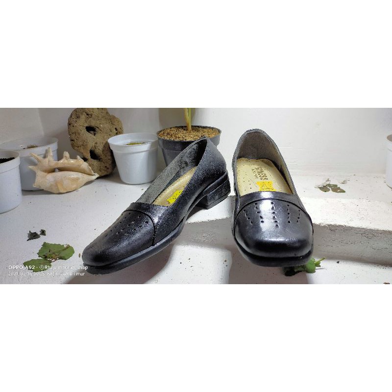 Sepatu pantofel wanita byness hak tahu 3cm. sepatu santriwati Gontor putri
