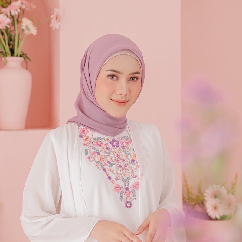 40+ Warna Hijab Segi Empat Bella Square Premium Original Jilbab Bella Square Polos Pollycotton-Taro