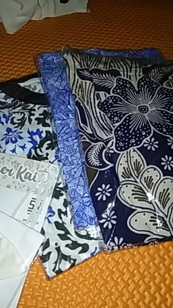 Kaos Batik / Kaos Distro / Kaos Pekalongan / Kaos Jogja / Kaos Bandung /kaos Polo / Motif Cuwiri