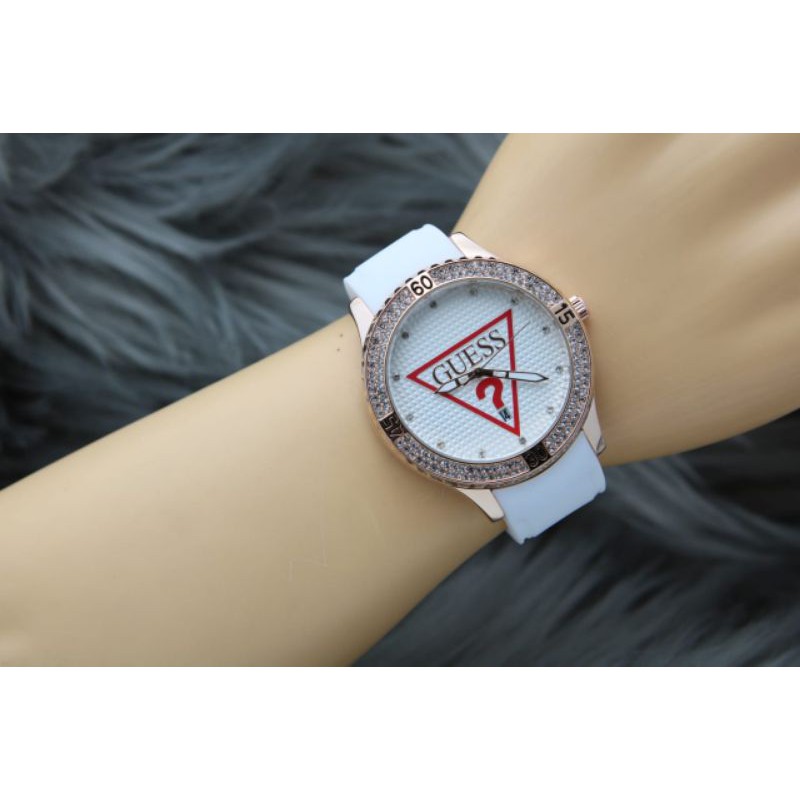 Jam Tangan Wanita Guess Tanggal Aktif Tali Rubber Plat Putih