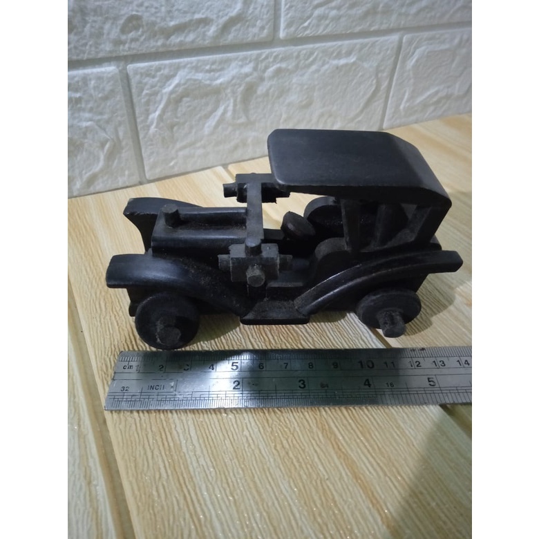 Miniatur Mobil Ontran Kayu 18x8x10 cm