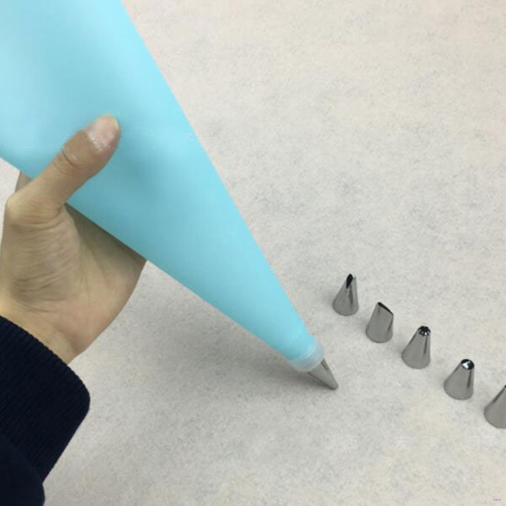 [READY STOCK] 8 PCS/Set Cake Decorating Tips Set Icing Piping Cream Pastry Bag with 6 pcs Stainless Steel Nozzle Set DIY Cake Decorating Tools