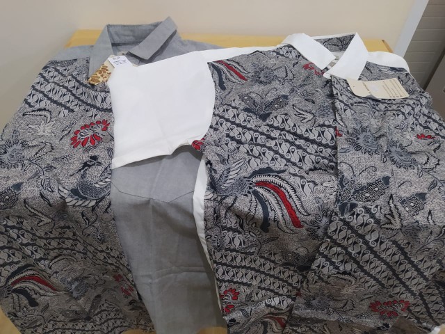 Ramayana - Kemeja Batik Pria Motif Rama Abumuda 1977