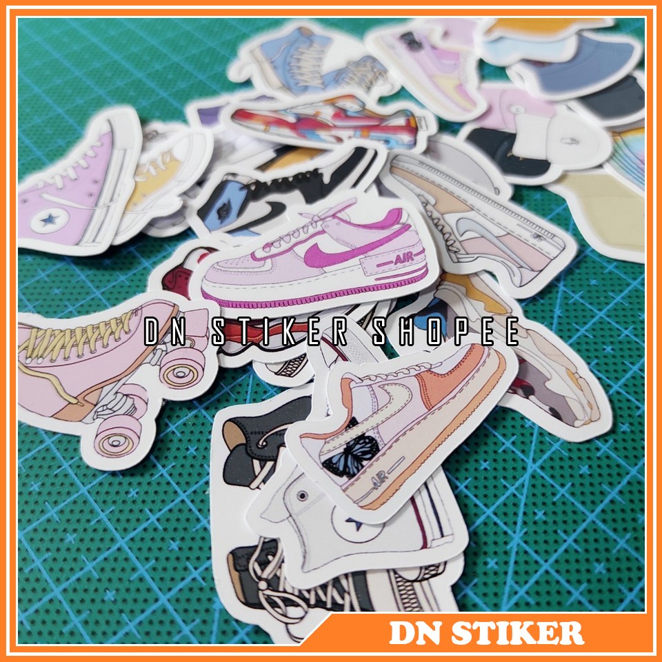 

Stiker kertas glossy minimalis gambar sepatu topi 32pcs sticker kertas gambar random sepatu topi