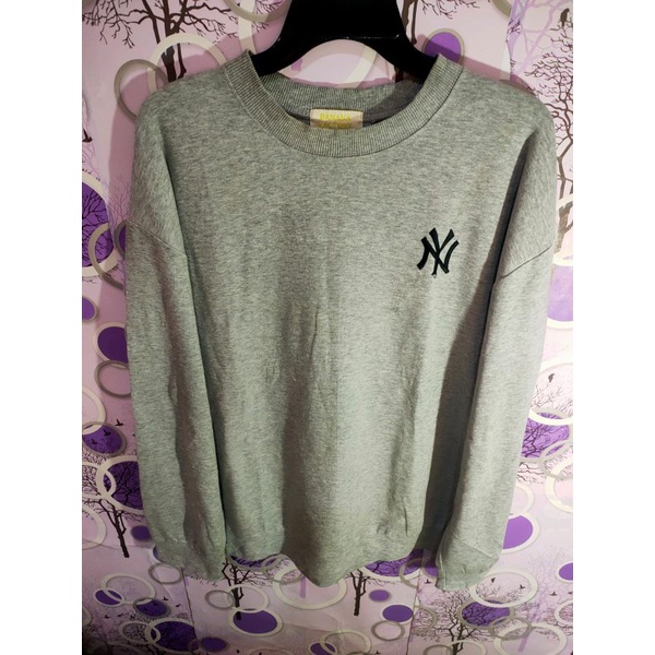 crewnek banana factory logi new York