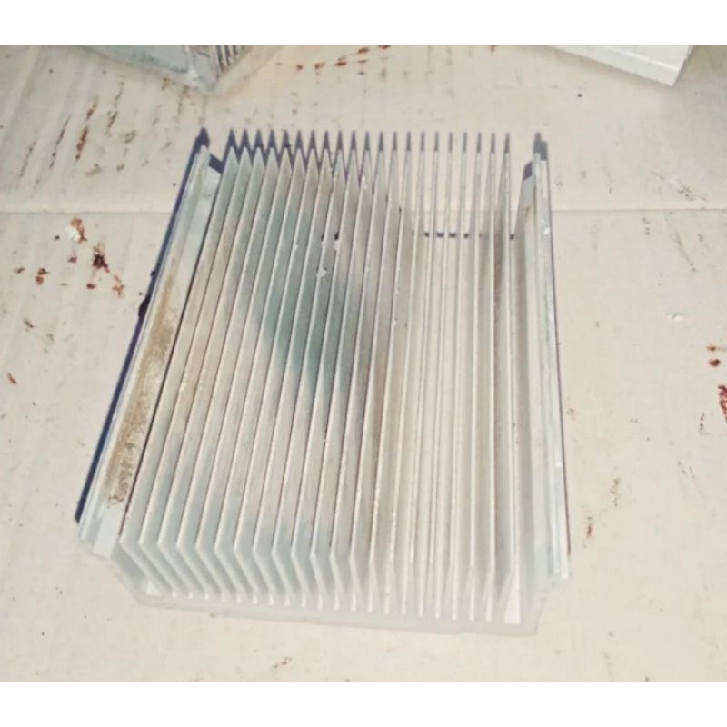 pendingin headsink panjang 9cm lebar 7,2cm tebal 3,8cm