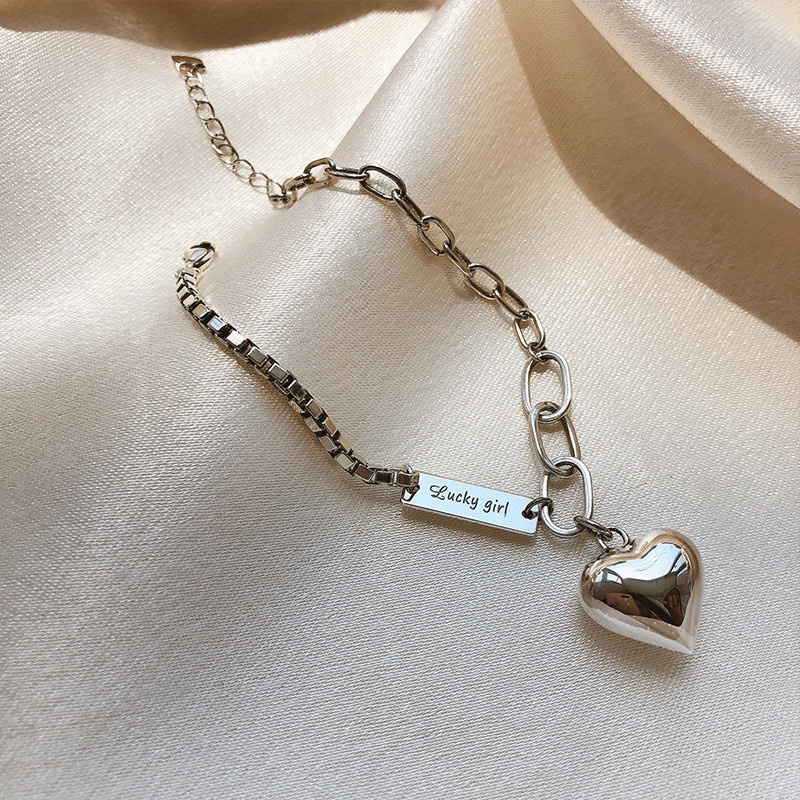 Gelang Tangan Rantai Liontin Hati Bahan Alloy Warna Silver Hias Berlian Imitasi Ala Korea Untuk Wanita