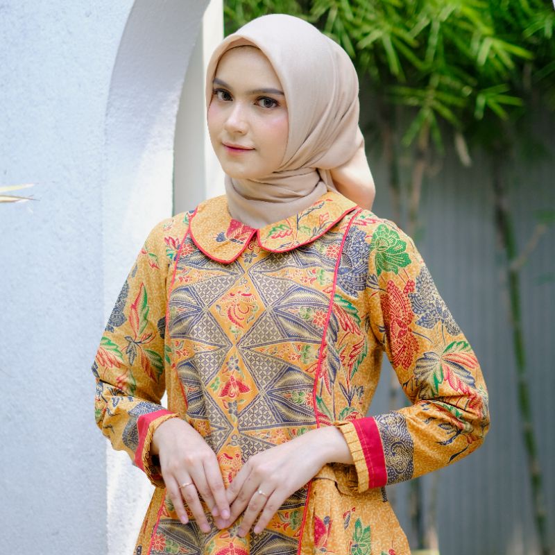 Jelita blus batik wanita kantor modern