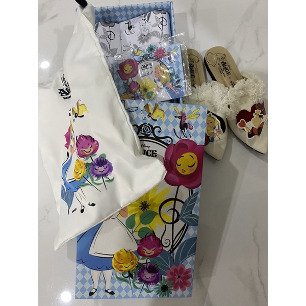 Preloved ittaherl alice red queen size 38