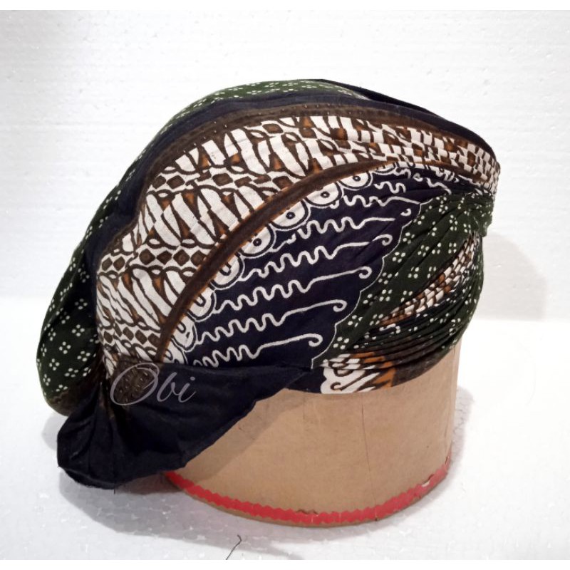 BLANGKON KRATON LAWASAN MRUTU SEWU